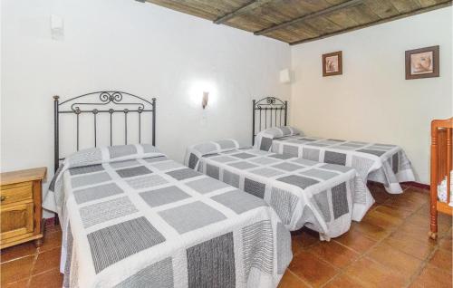 Nice home in Periana with Outdoor swimming pool Outdoor swimming pool and 8 Bedrooms - image 12