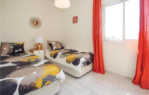 Two-Bedroom Apartment in Estepona - image 7