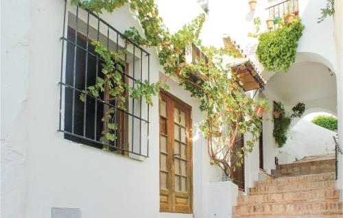 2 Bedroom Nice Home In Casares