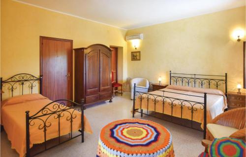 Awesome home in Nicosia w/ WiFi and 4 Bedrooms - image 11