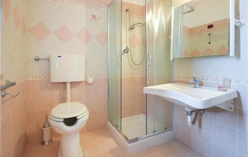 Awesome home in Nicosia w/ WiFi and 4 Bedrooms - image 3