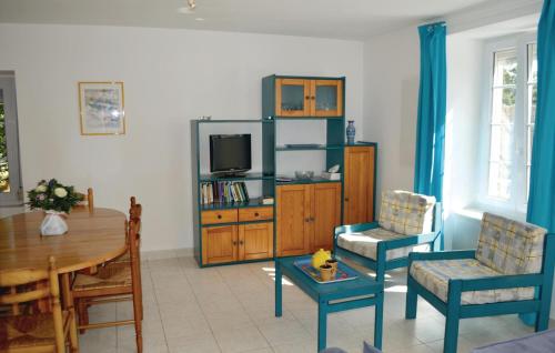 Nice home in Carnac with 3 Bedrooms and WiFi in การ์นัก