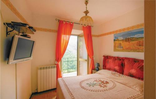  Stunning home in Montefegatesi with 4 Bedrooms and WiFi in Tereglio
