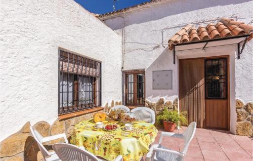 Cozy Home In Cuevas Del Campo With Wifi