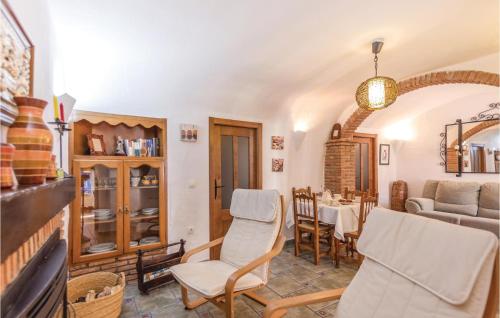 Cozy Home In Cuevas Del Campo With Wifi