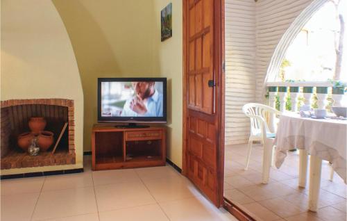 3 Bedroom Gorgeous Home In Gran Alacant - image 2