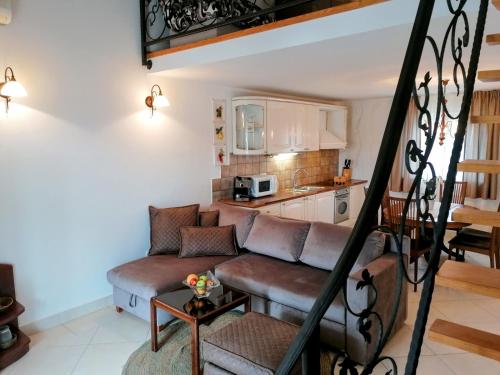 Apartment in Opatija with sea view balcony air conditioning Wi-Fi (4812-2) - image 2