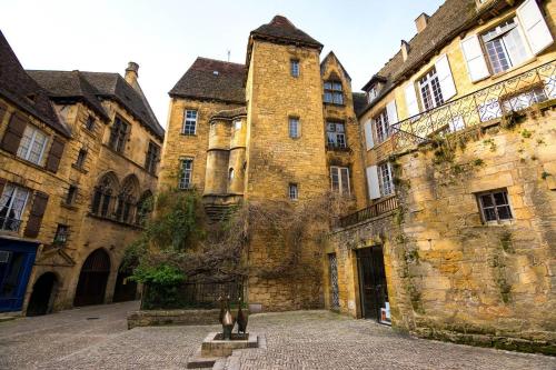 Restaurace, Gîte Bel Horizon (Gite Bel Horizon) in Marcillac-Saint-Quentin