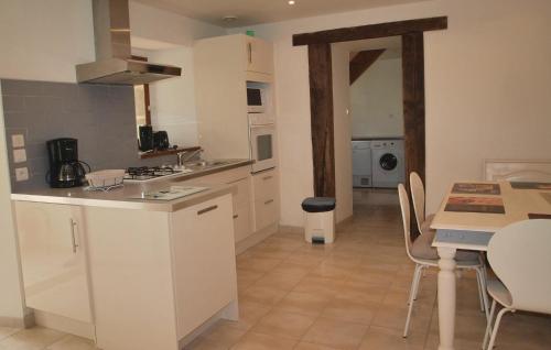 virtuve, Holiday Home Mantallot With Fireplace I in Mantallot