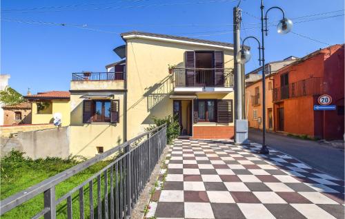  Amazing Apartment In Ricadi With House Sea View, Unterkunft in Ricadi