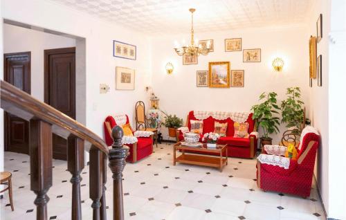  Beautiful home in Sevilla with Outdoor swimming pool and 5 Bedrooms in Osuna