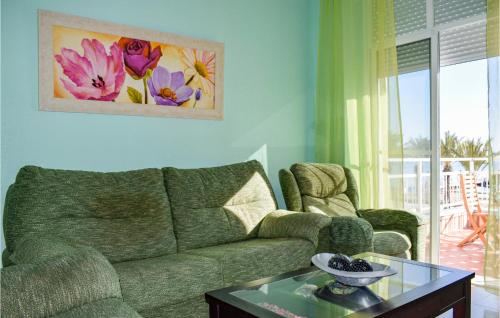 Amazing home in Los Alcázares w/ WiFi and 3 Bedrooms - image 2