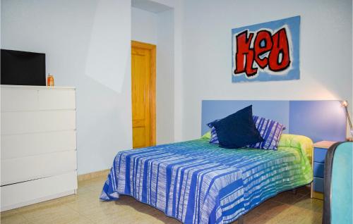 Amazing home in Los Alcázares w/ WiFi and 3 Bedrooms - image 7