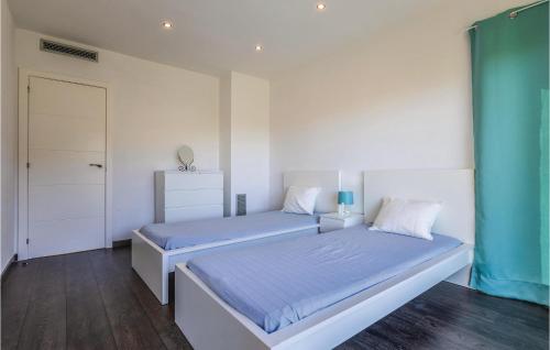Three-Bedroom Holiday Home in Santa Susanna - image 7