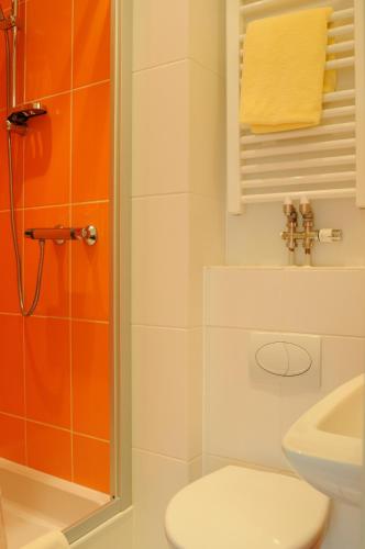 Single Room image 2