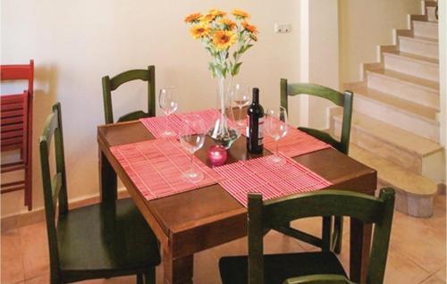Three-Bedroom Holiday Home in Santa Pola - image 9