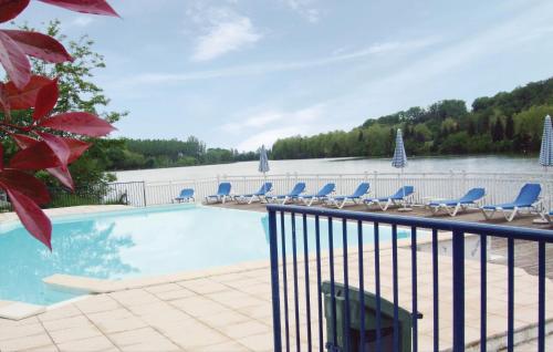 Maisons de vacances Nice home in Marciac with 1 Bedrooms and Outdoor swimming pool