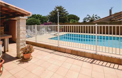 Awesome home in Borgo w/ WiFi Outdoor swimming pool and 3 Bedrooms - image 7