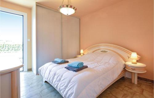 Awesome home in Borgo w/ WiFi Outdoor swimming pool and 3 Bedrooms - image 5