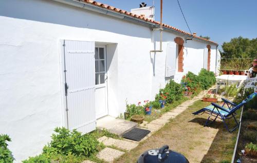Awesome Home In St, Hilaire De Riez With 2 Bedrooms