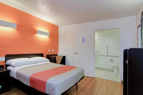 Double Room - Disability Access image 4