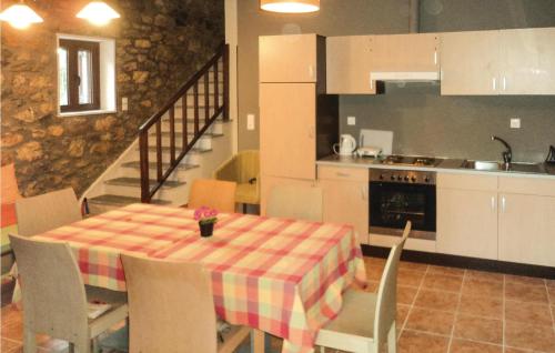 ห้องครัว, Gorgeous Home In Astros Peleponese in พาราเลีย อายิอู อันเดรีย