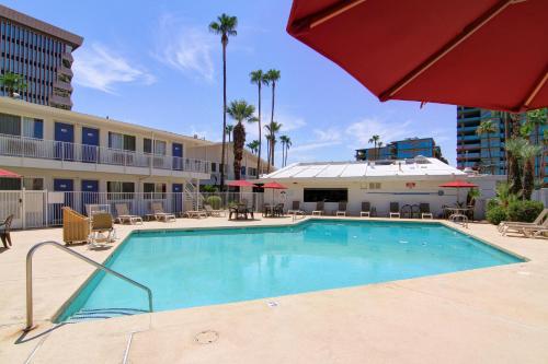 Motel 6 Scottsdale AZ - Old town Scottsdale/Fashion Square - image 2