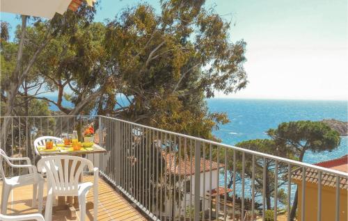 Two-Bedroom Apartment in Tossa de Mar - image 7