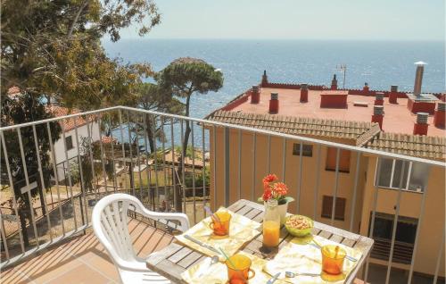 Two-Bedroom Apartment in Tossa de Mar - image 2