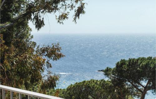 Two-Bedroom Apartment in Tossa de Mar - image 6