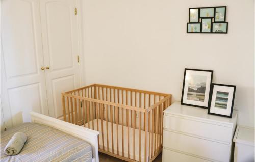 Two-Bedroom Apartment in Marbella - image 7