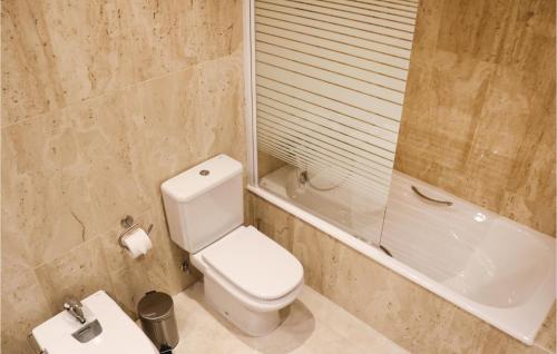 Two-Bedroom Apartment in Marbella - image 5
