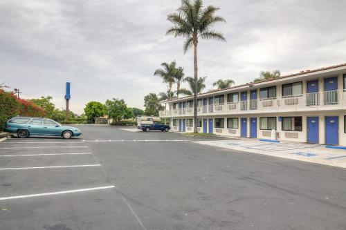 Motel 6 Camarillo, CA - 출입구