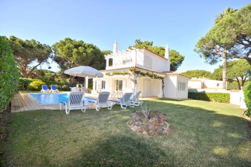 Great pool villa just a short stroll to the centre - main image
