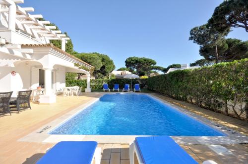 Great pool villa just a short stroll to the centre - image 11