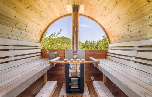 Peldbaseins, Lovely Home In Cessole With Kitchen in Cessole