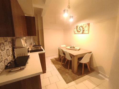 Athens Lavish Appartment - image 7