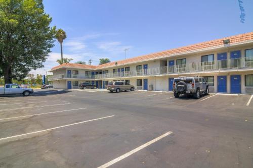 Exterior view, Motel 6 Simi Valley, CA in Simi Valley (CA)