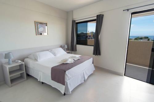 Deluxe Suite with Sea View image 4