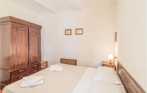 1 Bedroom Gorgeous Apartment In Castiglione D,lago Pg