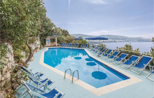 Nice apartment in Vico Equense NA with 2 Bedrooms and Outdoor swimming pool, Pension in Vico Equense
