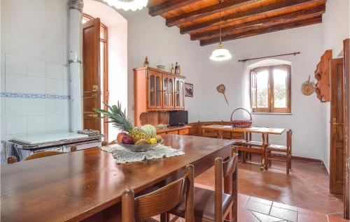  Nice Home In Raccuja With Kitchen in Raccuia