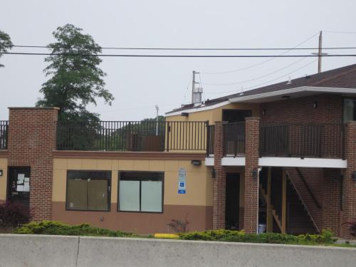 Brick Motor Inn in Brick, USA
