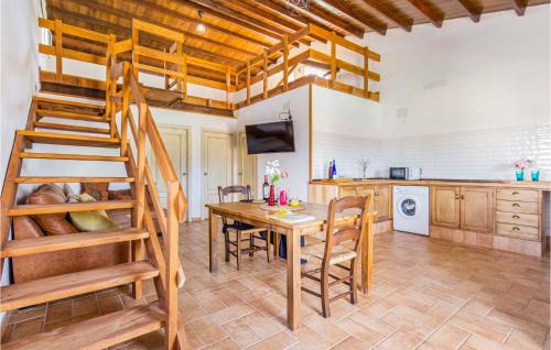 Nice home in Arahal with Outdoor swimming pool WiFi and 3 Bedrooms - image 10