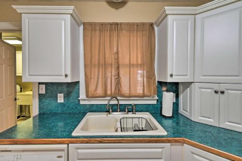 Pet-Friendly Lillington Abode about 1 Mi to River in Lillington, USA