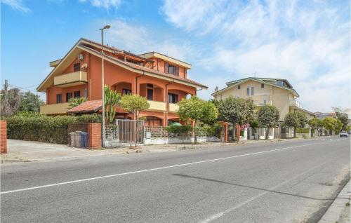 2 Bedroom Lovely Apartment In Reggio Di Calabria