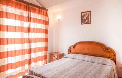 2 Bedroom Lovely Apartment In Reggio Di Calabria