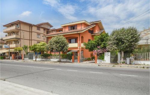 2 Bedroom Lovely Apartment In Reggio Di Calabria