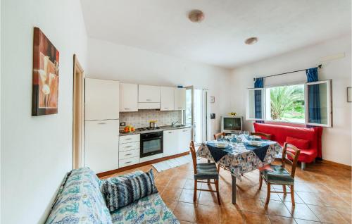 Beautiful apartment in La Maddalena with 2 Bedrooms