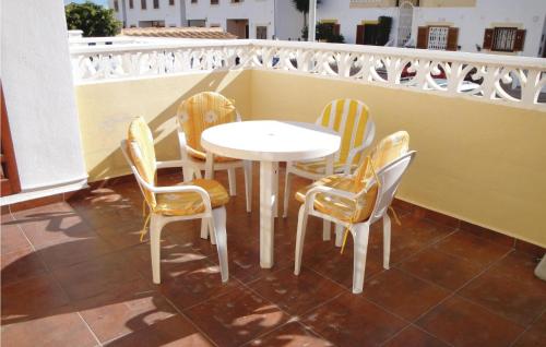  Cozy Apartment In Orihuela Costa With Kitchen in Orihuela Costa